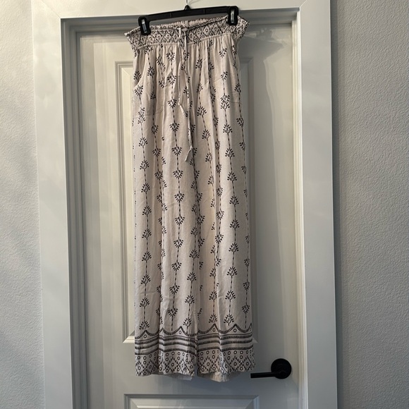 V Cristina Halter Style Coordinating Set, Size M, 100% Rayon, Black/Off White - Picture 6 of 12